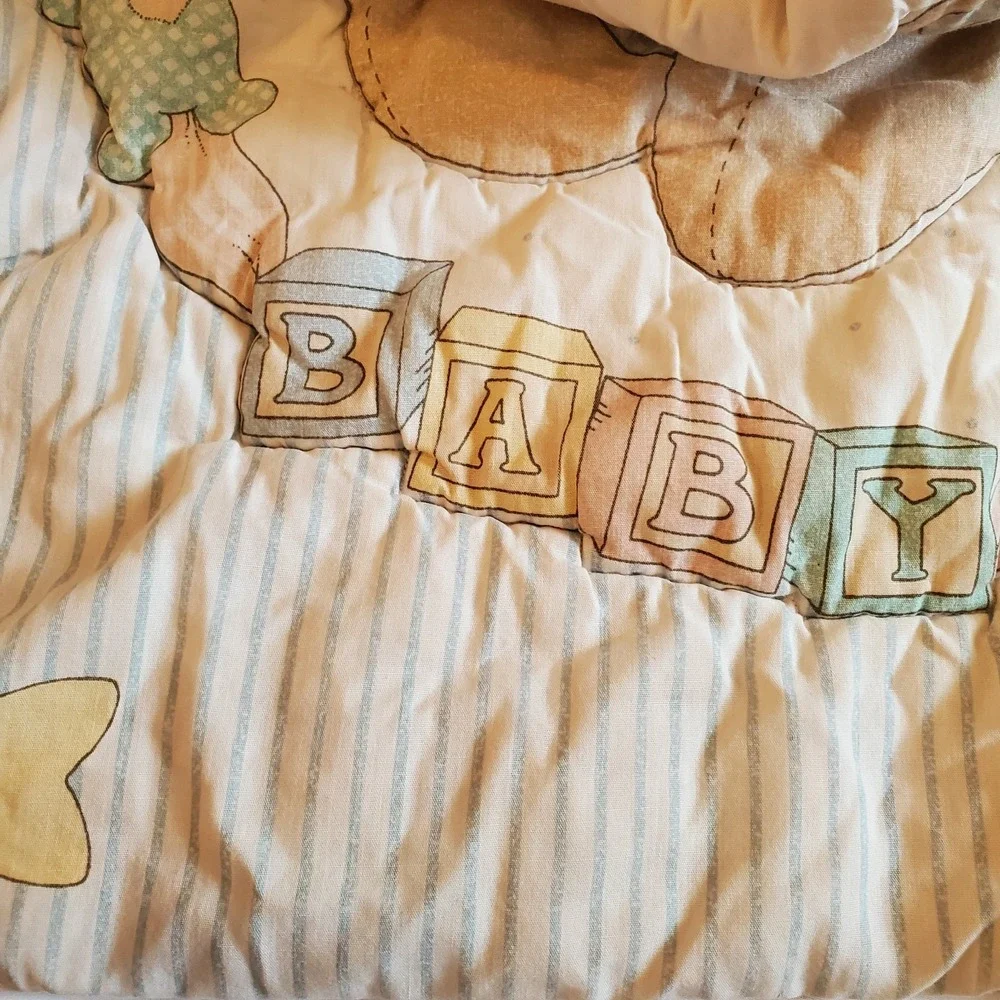 Vintage Baby Crib Quilt Bunny Bear Blanket Comforter Hand Made Neutral Unisex
